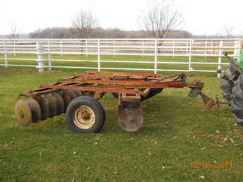 Case 10 FT  Tandem Disc  -Sold