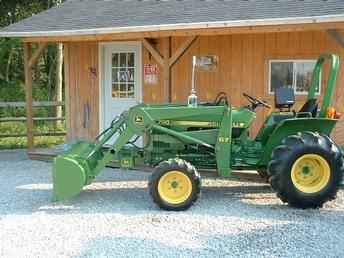 John Deere 750 & Loader