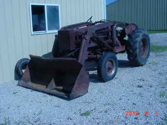 Farmall 300 Utlity Live Loader