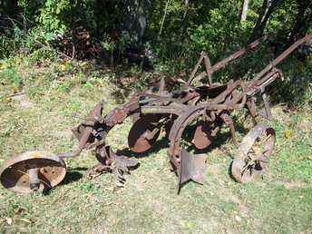 Antique 2 Bottum Ih Plow On ST