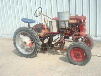 1960 Farmall Cub Hi- Crop