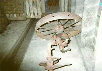 Ih No. 8 Clutch & Land Wheel