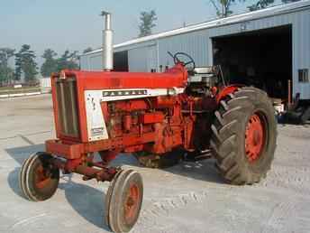 806 Gas Tractor-2750 Hours