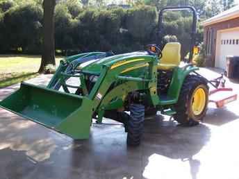 John Deere 3120