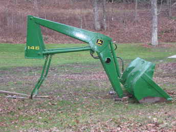 John Deere 146 Loader