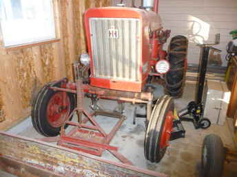 Ih Farmall 1974 140 & Blade