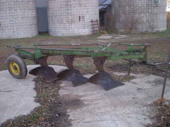 John Deere 3 Bottom 145 Plow