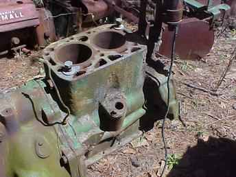 John Deere M Engine Block