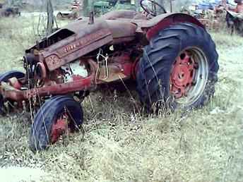 International 600 Tractor