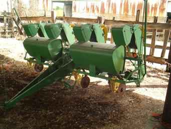 John Deere 1240 Planter