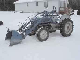 1952 Ford 8N With Loader