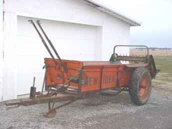 New Idea Manure Spreader