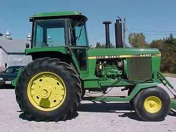 John Deere 4440  ( 2340HOURS)