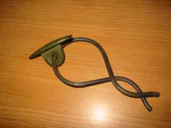 Deere Pan Seat Rope Clip