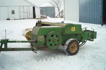 John Deere 346 Wire Tie Baler