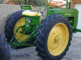 '52 John Deere Aw W/801 Hitch