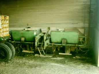 John Deere 495 A Planter