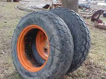 13.6X28 Turf Tires