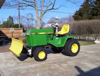 91 John Deere 420 Garden Tractor W/60