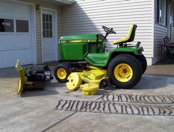 91 John Deere 420 Garden Tractor W/60