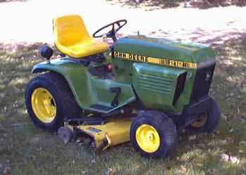 John Deere 212 Lawn Tractor