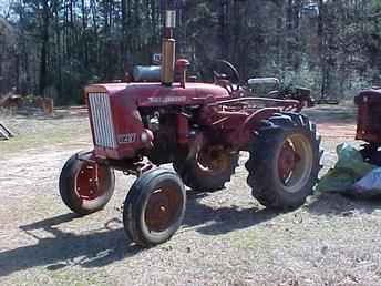 Farmall 140 Tractor  $2000