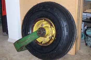 John Deere Single Front Wheel 