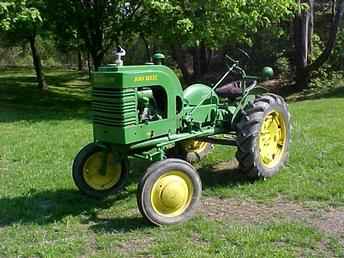 John Deere Model LA.