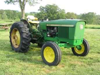 John Deere 1020