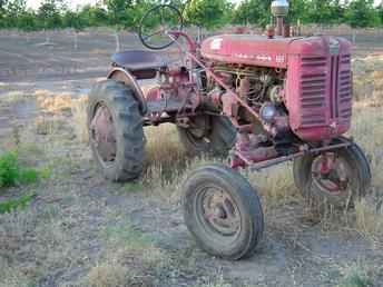 Farmall 100 