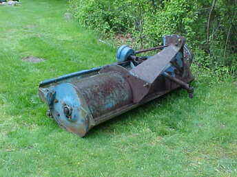 Flail Mower 3 Point - FORD 6'. GOOD CONDITION. NEEDS PAINT.