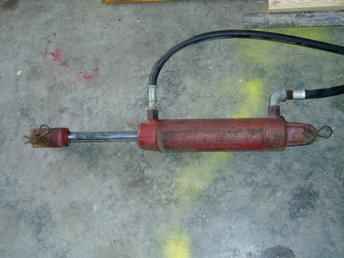 I H Hydraulic Cylinder