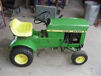 John Deere 70 Lawn Tractor 
