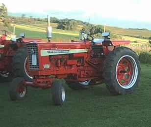 Nice Farmall 656 