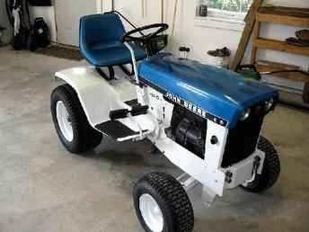 John Deere Blue Patio 140 H3 Tractor