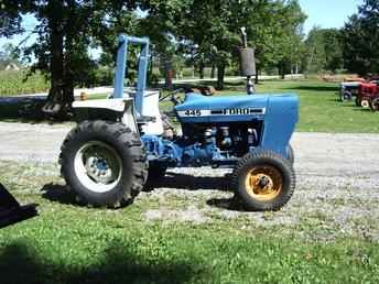 Ford 445 Industrial Tractor