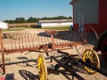 Dump Hay Rake