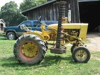 International 140 Tractor