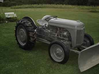 Nice Ford 9N Collector Tractor