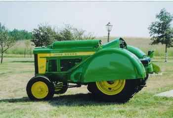 John Deere 620 Orchard