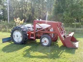 Ford 861 Power Master W/Loader