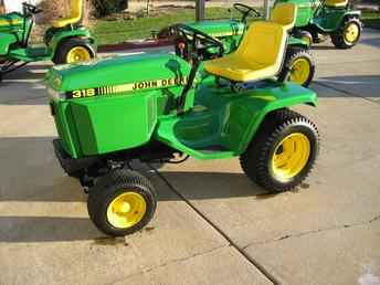 John Deere 318 Garden Tractor