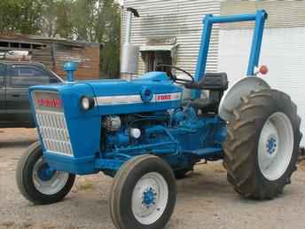 Ford 3000 Tractor, Gas, P/S