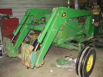 John Deere 148 Loader