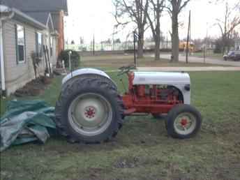 8N 1952 Ford Tractor