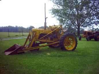 Farmall M LP / Loader-Reduced