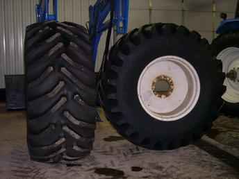 30.5 - 32 Radial Tires