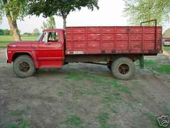 Ford F-600 With Grain Bed